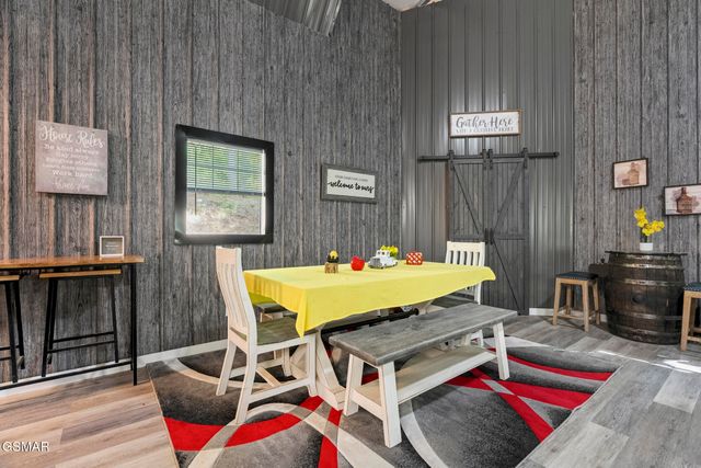 2453 Lower Rinehart Road, Dandridge, TN 37725