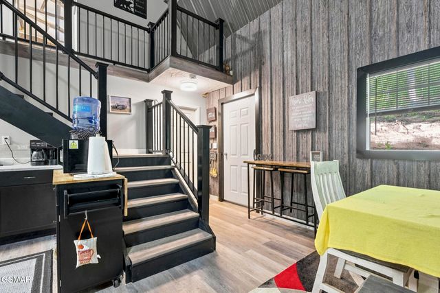 2453 Lower Rinehart Road, Dandridge, TN 37725