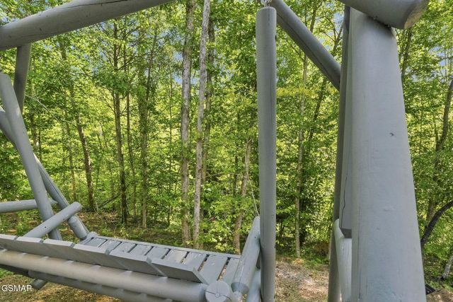 2453 Lower Rinehart Road, Dandridge, TN 37725