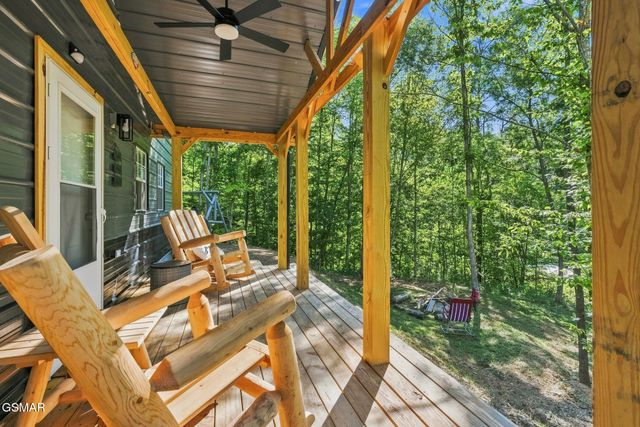 2453 Lower Rinehart Road, Dandridge, TN 37725