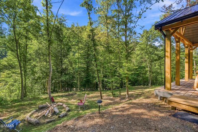 2453 Lower Rinehart Road, Dandridge, TN 37725