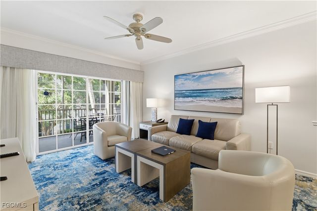 221 9th ST S 217, Naples, FL 34102