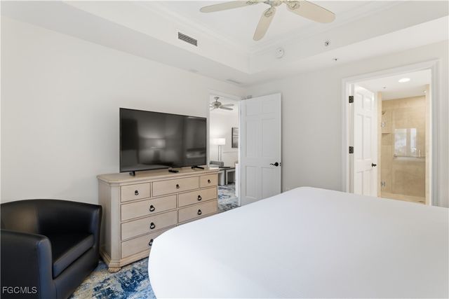 221 9th ST S 217, Naples, FL 34102