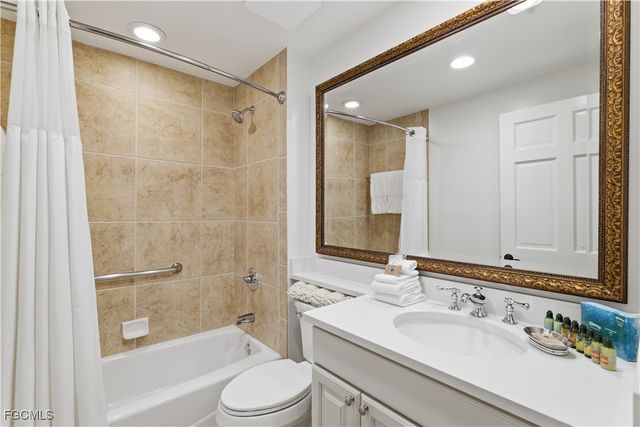 221 9th ST S 217, Naples, FL 34102