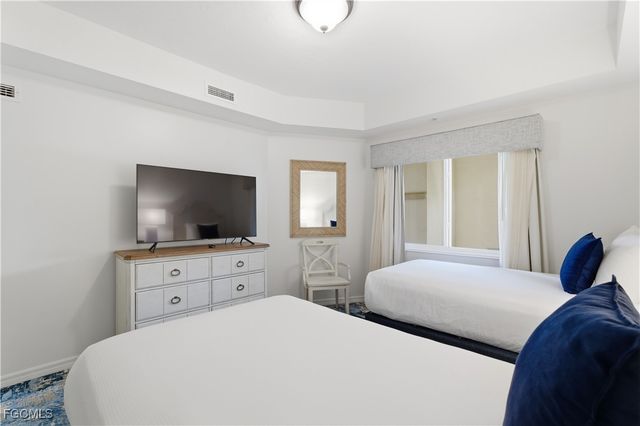 221 9th ST S 217, Naples, FL 34102