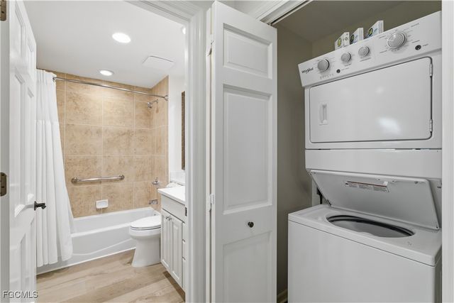 221 9th ST S 217, Naples, FL 34102