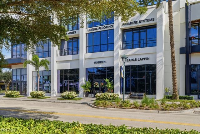 221 9th ST S 217, Naples, FL 34102