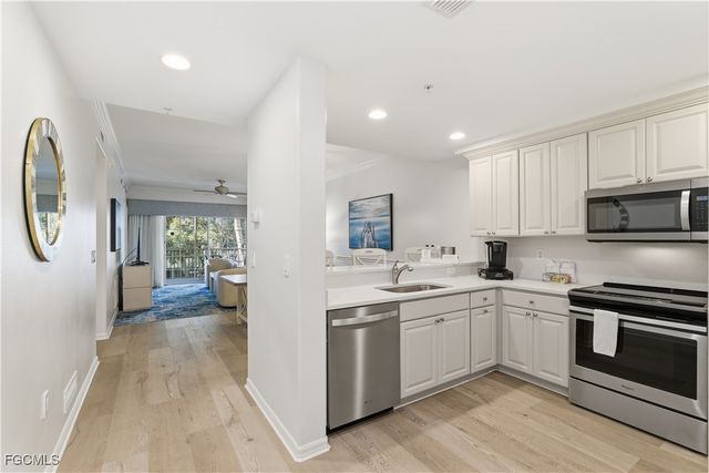 221 9th ST S 217, Naples, FL 34102