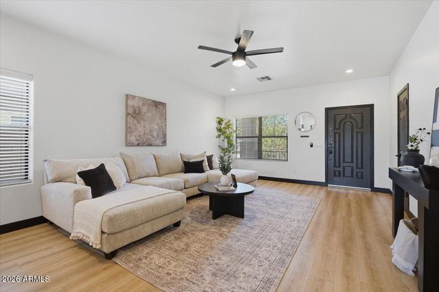 34410 N MIRANDESA Drive, San Tan Valley, AZ 85143