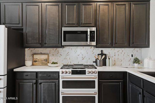 34410 N MIRANDESA Drive, San Tan Valley, AZ 85143