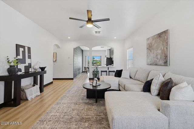 34410 N MIRANDESA Drive, San Tan Valley, AZ 85143