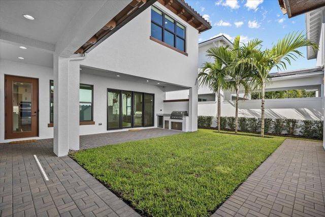 1005 Faulkner Terrace, Palm Beach Gardens, FL 33418