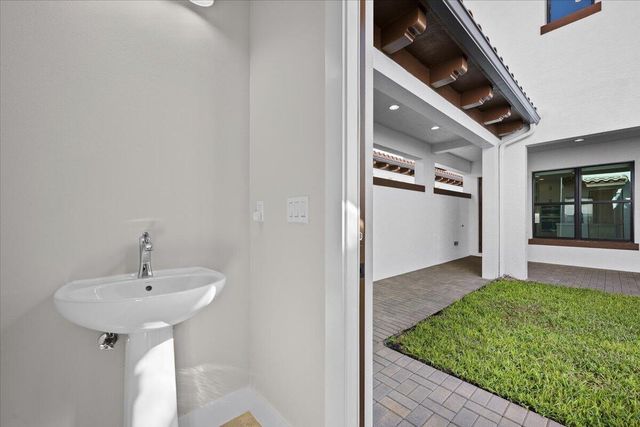 1005 Faulkner Terrace, Palm Beach Gardens, FL 33418