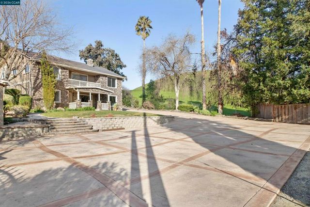 1956 1956 Holly Dr, Concord, CA 94521