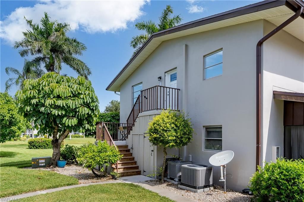 180 Cypress WAY E B212, NAPLES, FL 34110 — exterior