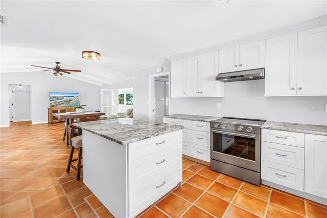 12475 4TH STREET E, Treasure Island, FL 33706