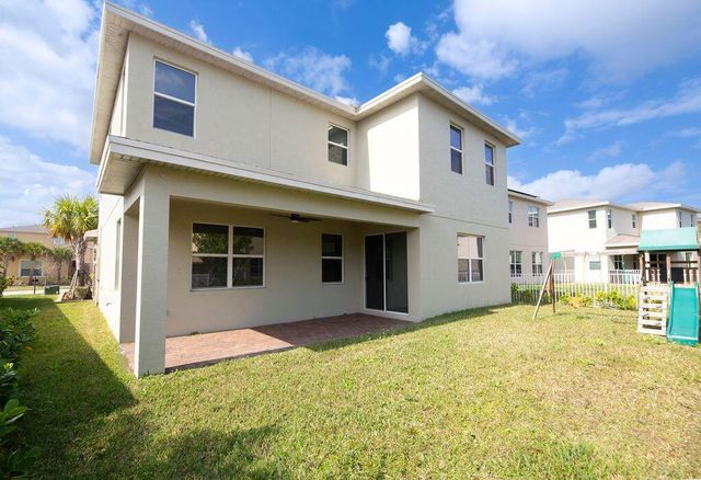 1700 NW Vivanco Street, Port St Lucie, FL 34986