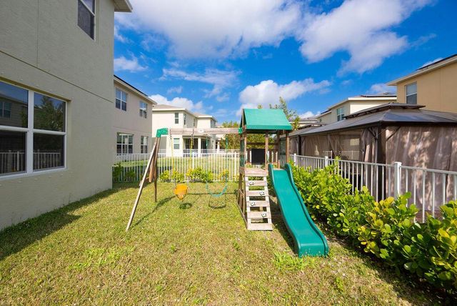 1700 NW Vivanco Street, Port St Lucie, FL 34986