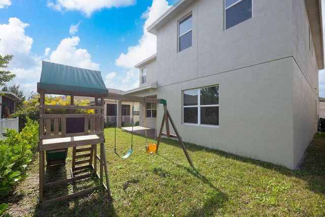 1700 NW Vivanco Street, Port St Lucie, FL 34986
