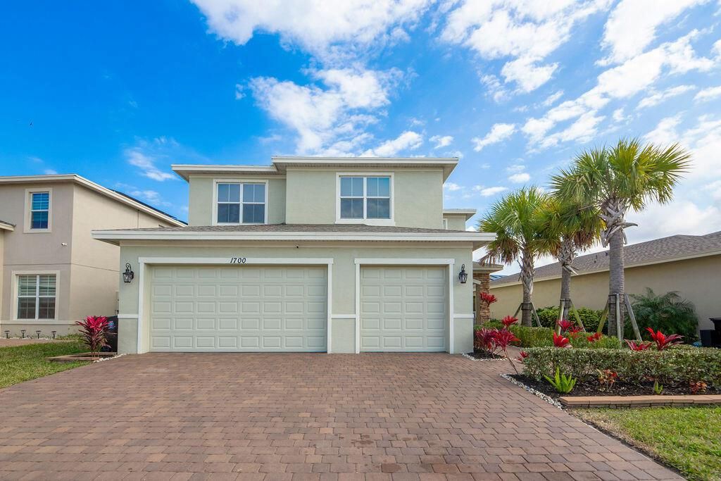 1700 NW Vivanco Street, Port St Lucie, FL 34986