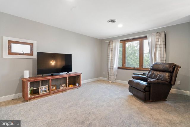 34 SMEACH DR, Hanover, PA 17331