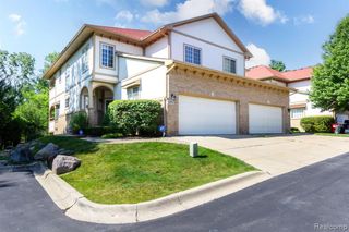 5959 Bella Vista Drive, West Bloomfield, MI 48322