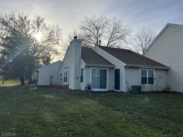 123 Winchester Way, Franklin Twp., NJ 08873