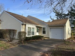 123 Winchester Way, Franklin Twp., NJ 08873