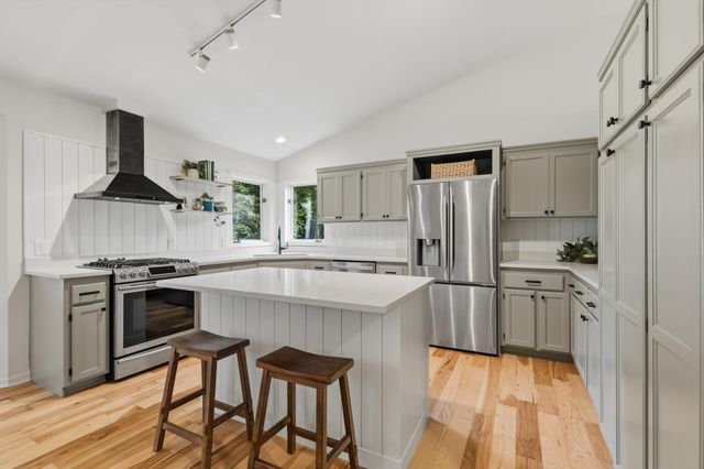 14964 River Oak Place, Savage, MN 55378