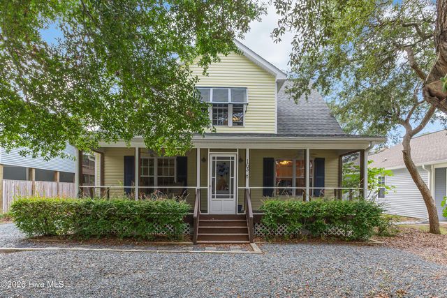 163 NW 6th Street, Oak Island, NC 28465