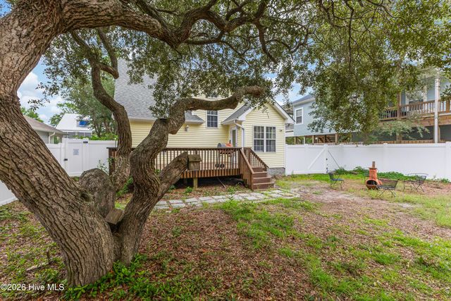 163 NW 6th Street, Oak Island, NC 28465