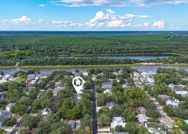 163 NW 6th Street, Oak Island, NC 28465