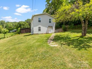 186 Wiggins Road, Candler, NC 28715