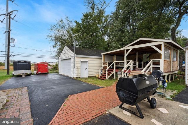 804 WINDER DR, Bristol, PA 19007