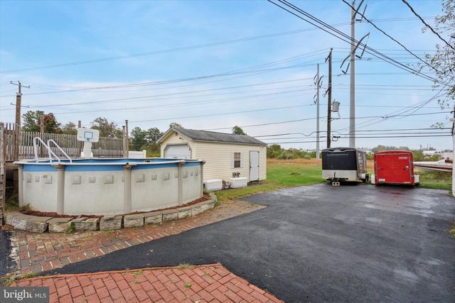 804 WINDER DR, Bristol, PA 19007