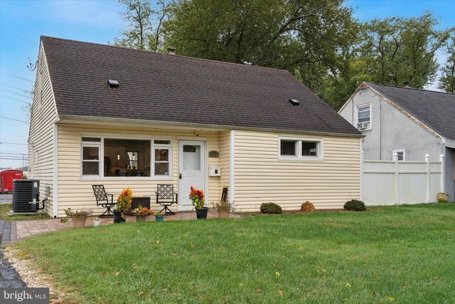 804 WINDER DR, Bristol, PA 19007