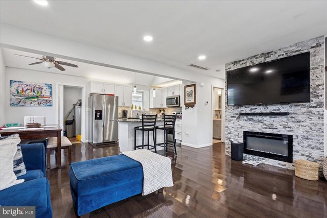 804 WINDER DR, Bristol, PA 19007