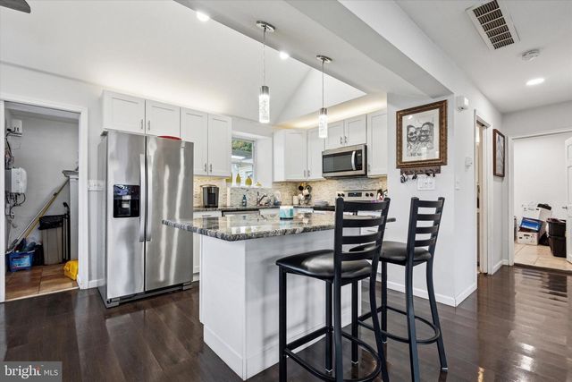 804 WINDER DR, Bristol, PA 19007