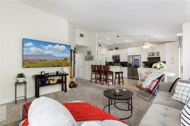 123 Chaumont Circle, Lake Forest, CA 92610