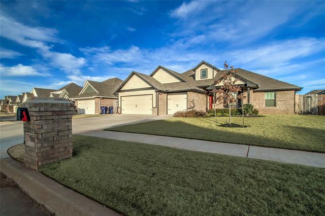708 Bison Crossing Drive, Yukon, OK 73099