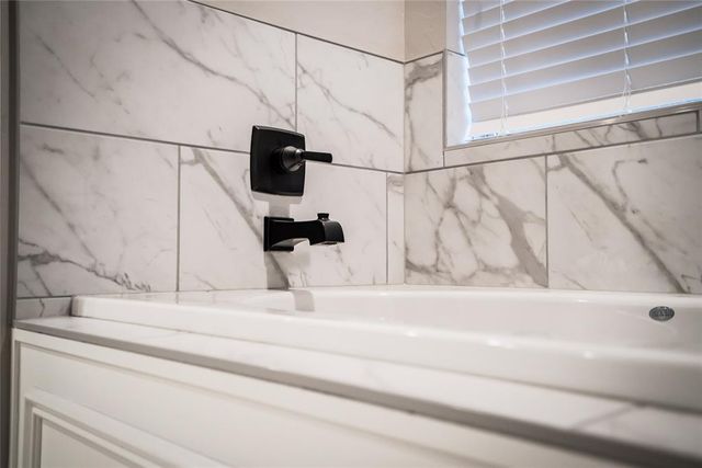 708 Bison Crossing Drive, Yukon, OK 73099