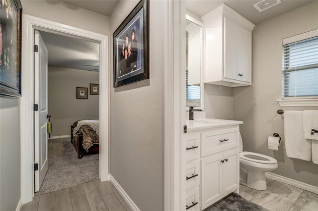 708 Bison Crossing Drive, Yukon, OK 73099