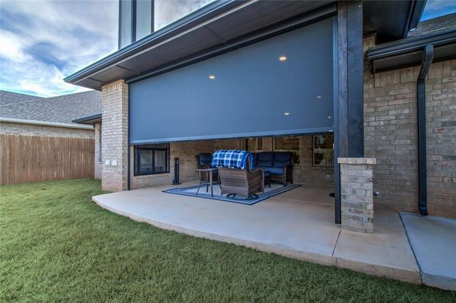 708 Bison Crossing Drive, Yukon, OK 73099