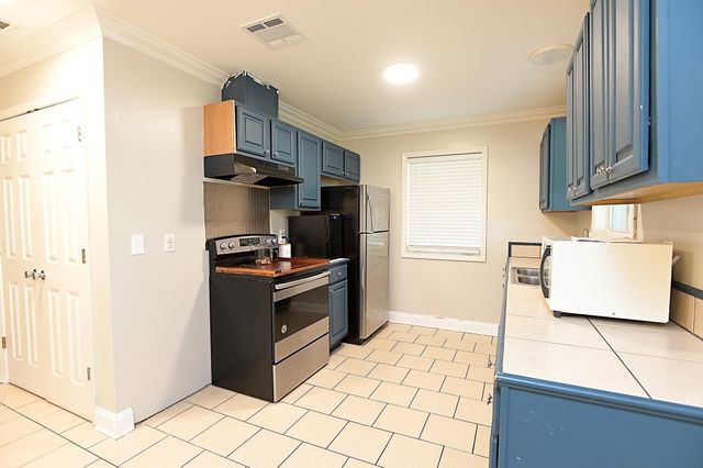 160 Marina Dr, Gibson, LA 70356