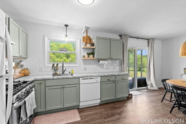 4988 S Brooks Road, Fruitport, MI 49415