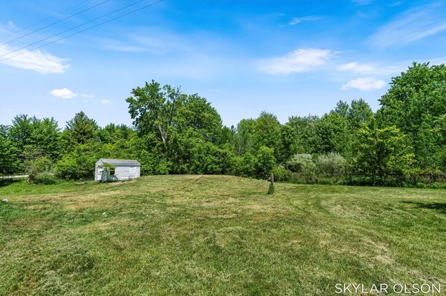 4988 S Brooks Road, Fruitport, MI 49415
