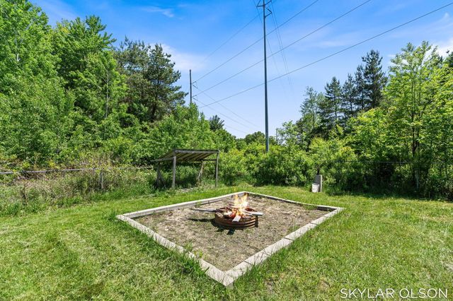 4988 S Brooks Road, Fruitport, MI 49415