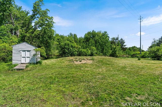 4988 S Brooks Road, Fruitport, MI 49415