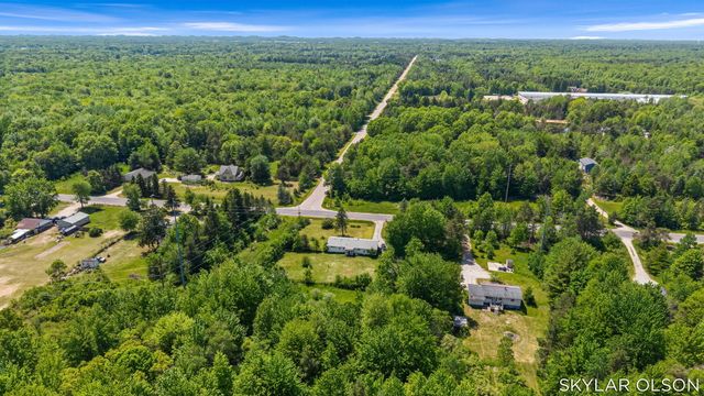 4988 S Brooks Road, Fruitport, MI 49415