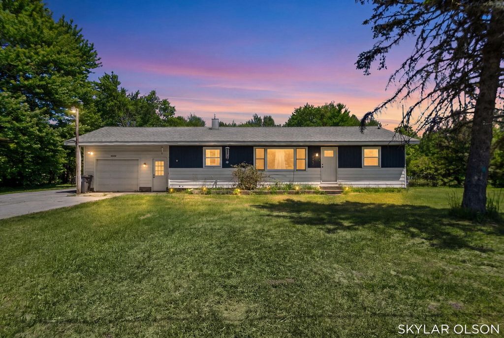 4988 S Brooks Road, Fruitport, MI 49415